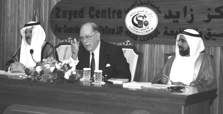 Lyndon LaRouche im Zayed-Zentrum